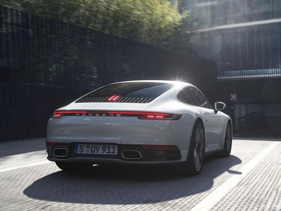 硬顶/敞篷同步 911 Carrera 4系列官图
