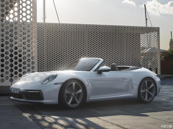 硬顶/敞篷同步 911 Carrera 4系列官图