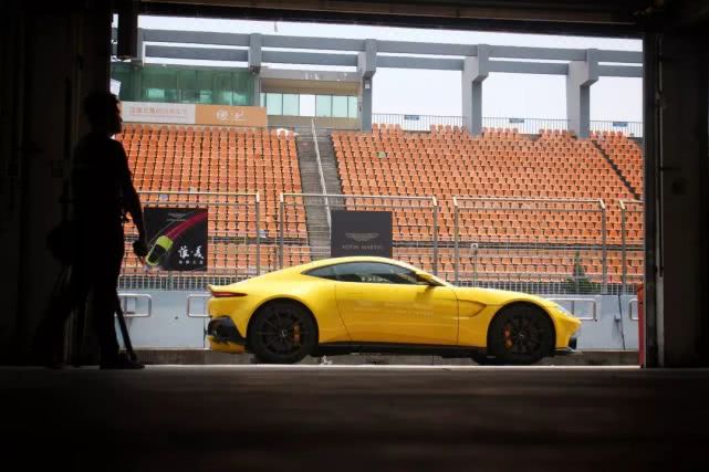 Vantage是换壳AMG GT S?开玩笑!——玩车