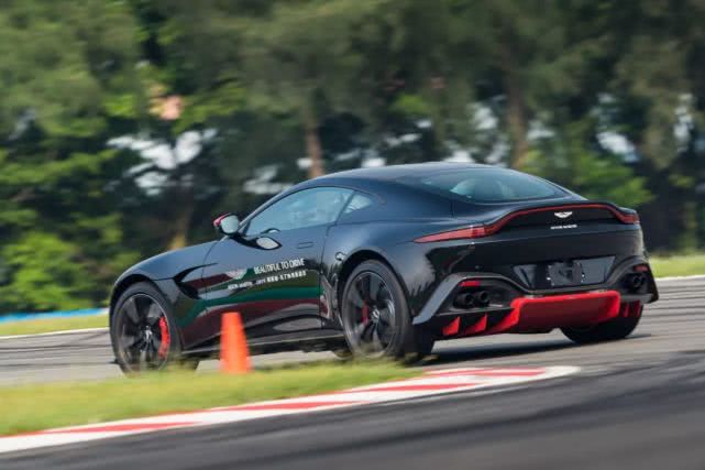 Vantage是换壳AMG GT S?开玩笑!——玩车