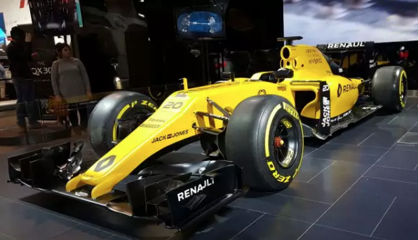 买一辆F1方程式赛车要多少钱？仅一个发动机就要900万美元！