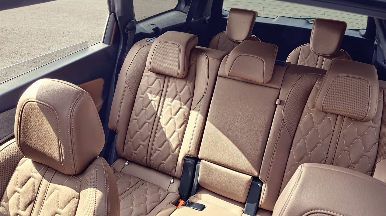 1608897246986298.jpg autohomecar__ChsF21_lRs2AKxyLAAZGWxihuHg823.jpg