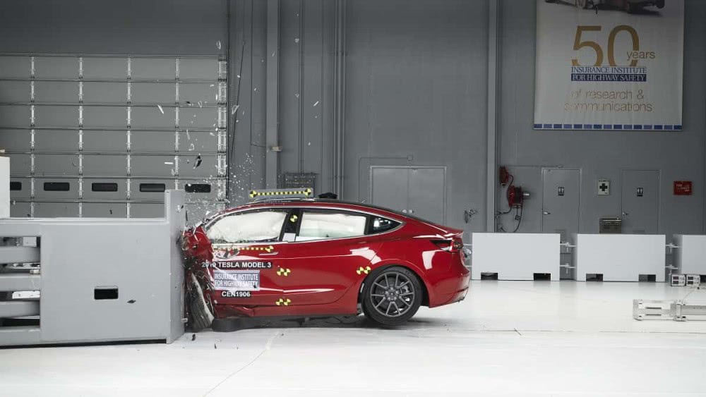 特斯拉Model 3在IIHS碰撞测试获最高评分