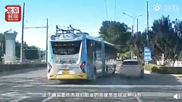 北京公交车与宝马车斗气飙车，公交车上演“神龙摆尾”