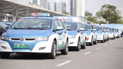 淘汰老旧燃油出租车，全部更换为纯电动汽车