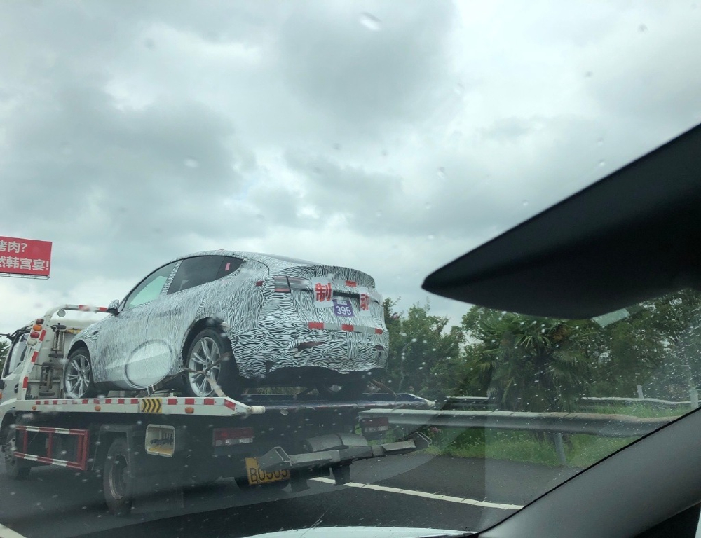 特斯拉Model Y街拍实车曝光，年底可期！