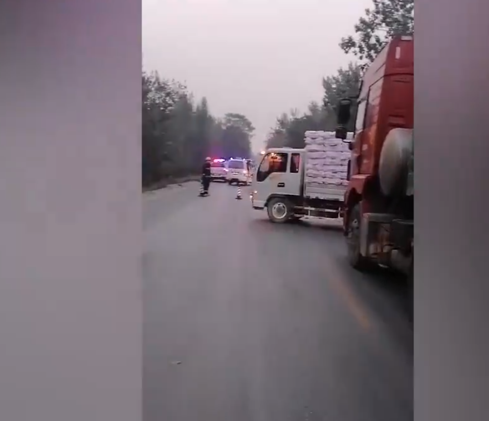 河北境内4车相撞致7人死亡，系大货车追尾前方机动车