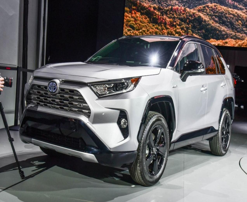 新款丰田RAV4将于今年10月上市 外观极具硬派