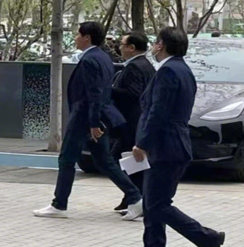 造车取经？雷军汇聚众多互联网“大腕”