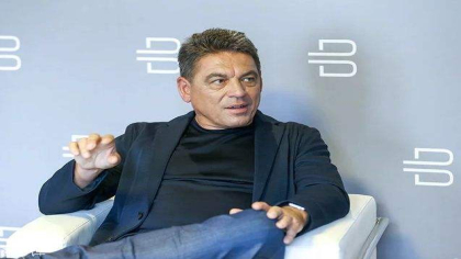毕福康微博回应拜腾争端 感谢一汽支持