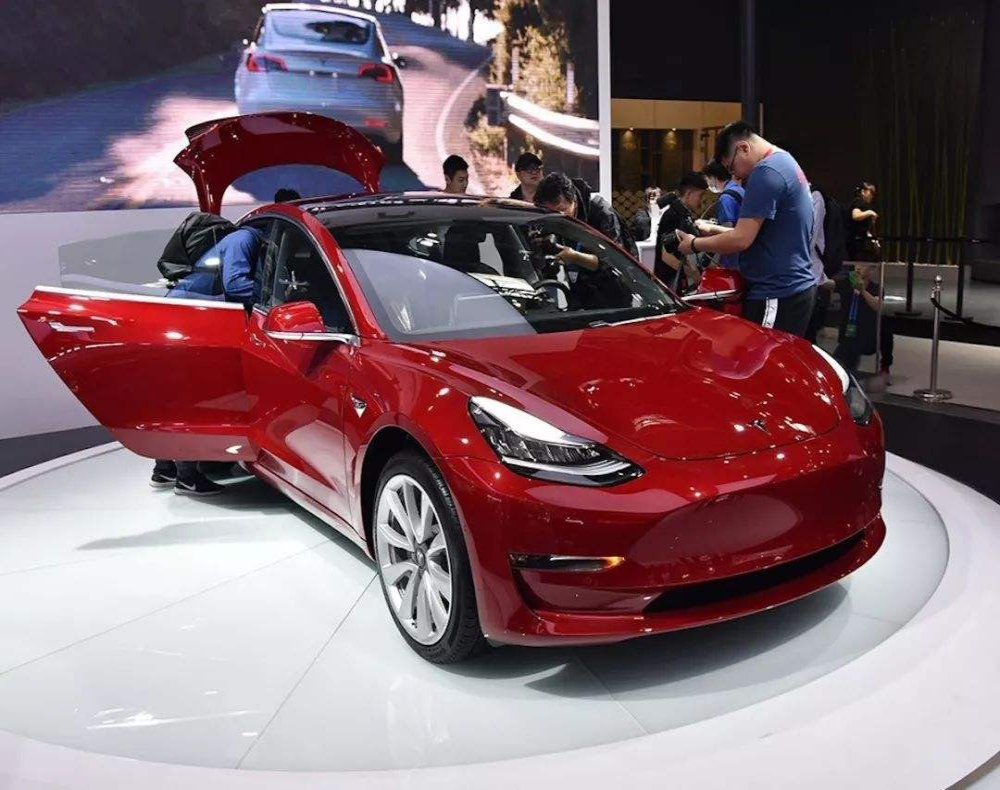 网曝特斯拉上海超级工厂内部，Model 3车身框架或已下线