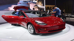 网曝特斯拉上海超级工厂内部，Model 3车身框架或已下线