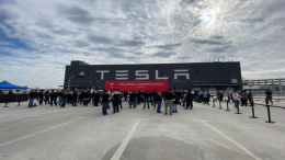 供应国外市场，首批7000台国产Model 3出口欧洲