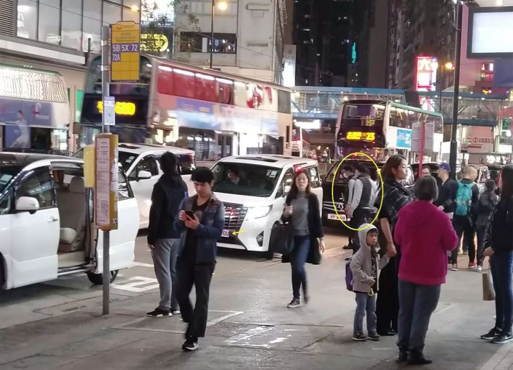 香港富豪26岁就赚到了1个亿 旗下4台迈巴赫3架私人飞机