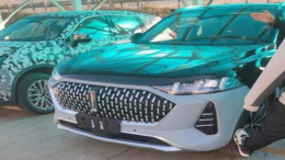 全新WEY VV7实车曝光，与某自主品牌“撞脸”？