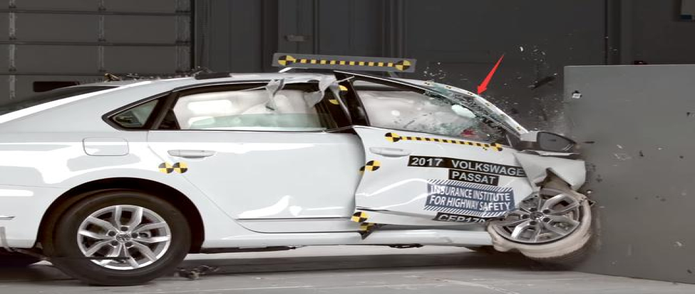 C-IASI测试帕萨特正面25%偏置碰撞结果大跌眼界，A柱几乎断裂