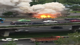 成都成渝立交附近车辆自燃爆炸，最新情况：明火扑灭无人员伤亡