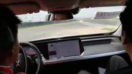 小鹏P7赛道试驾突然出事故，客户吓坏了