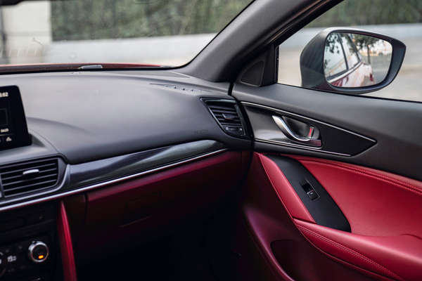 1570503533377710.jpg autohomecar__ChsEfF2bNhOAJfwmABWCbneXBwQ200.jpg